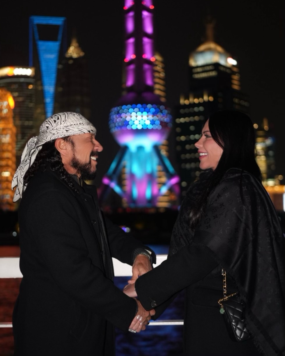 Bell Marques se declara para a esposa em foto em Xangai: “Você é a pérola da minha vida”