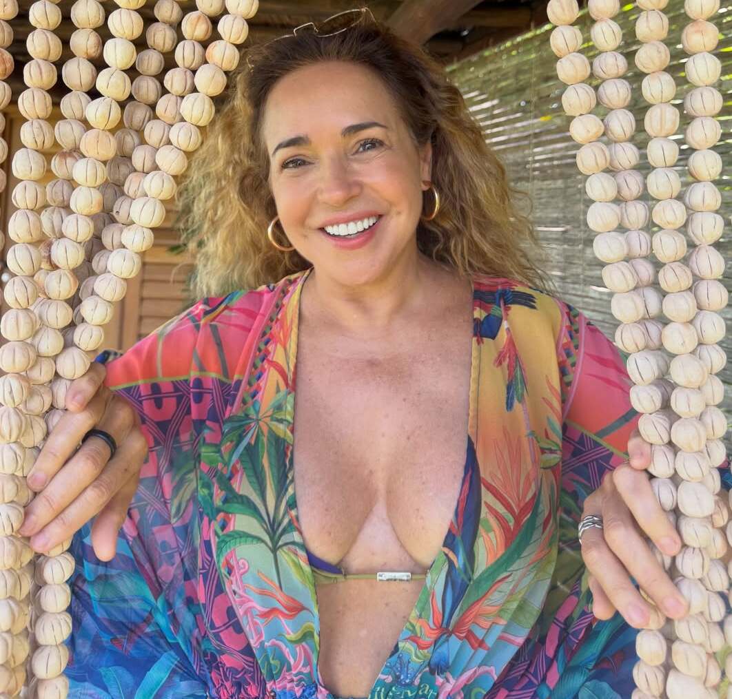 Daniela Mercury curte descanso no sul da Bahia e adianta: “Volto com novidades”