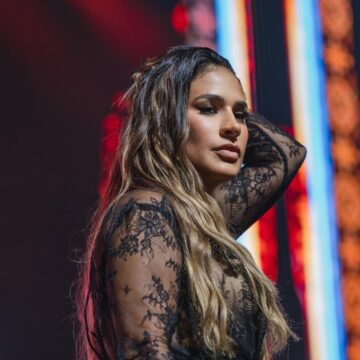 Simone Mendes fala sobre cuidados com a saúde e brinca: “Me sinto uma coroa bonita”