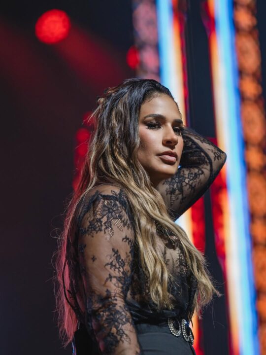 Simone Mendes fala sobre cuidados com a saúde e brinca: “Me sinto uma coroa bonita”