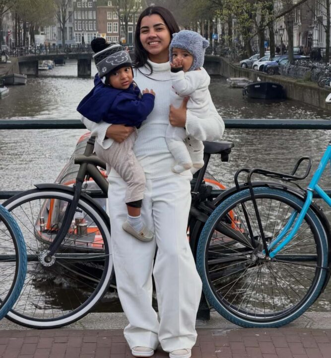 Ary Mirelle abre álbum de viagem com os filhos Jorge e Joaquim na Europa