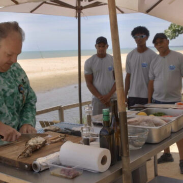Erick Jacquin desembarca em Porto Seguro para socorrer restaurante à beira-mar; entenda