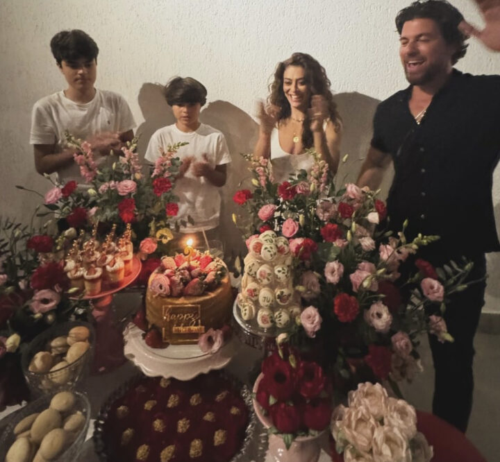 Juliana Paes completa 47 anos e ganha festa surpresa do marido