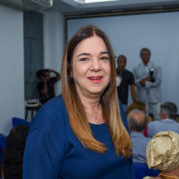 Primeira-dama da Bahia pode receber principal honraria do Legislativo baiano