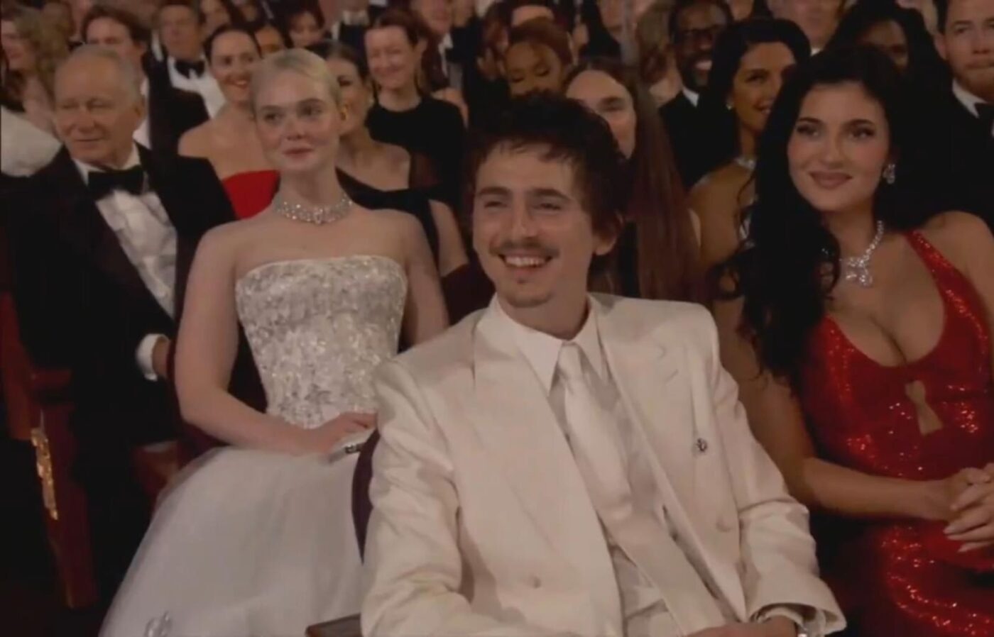 Timothée Chalamet fica sem graça com piadas no Oscar após polêmica sobre ópera e balé