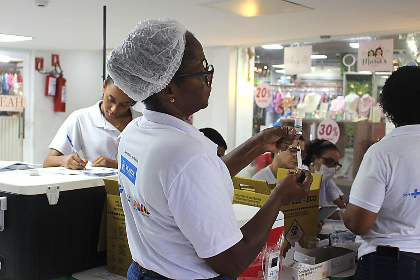 Prefeitura promove vacinação contra influenza com horário estendido em shopping de Salvador