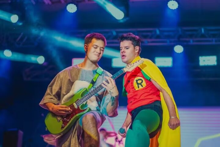 Sobrinho de integrante original faz parte da nova formação dos Mamonas Assassinas; conheça a banda