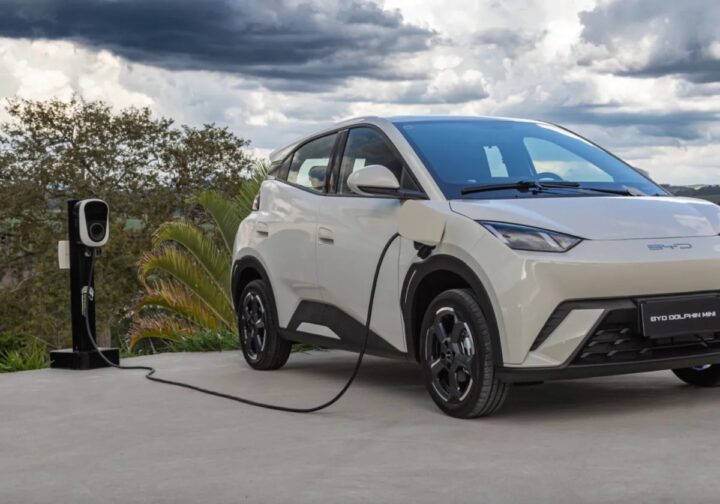 BYD apresenta nova geração de baterias Blade que carrega de 10-97% em 9 minutos