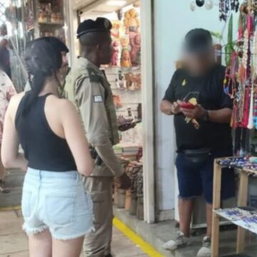 Turistas francesas denunciam golpe ao pagar R$ 200 em duas pimentas no Mercado Modelo