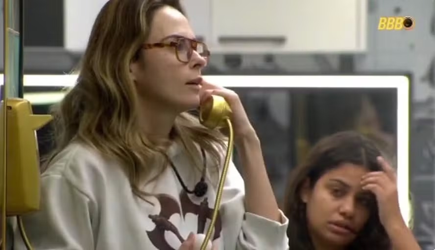 Ana Paula atende big fone, ganha R$ 10 mil e se questiona: ‘Prêmio por quê? Vou sair?’