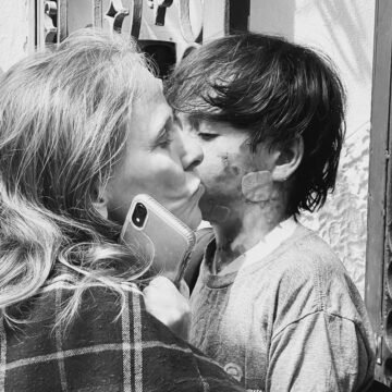 Com doença rara, morre neto de Deborah Colker que inspirou espetáculo: ‘Nosso herói!’