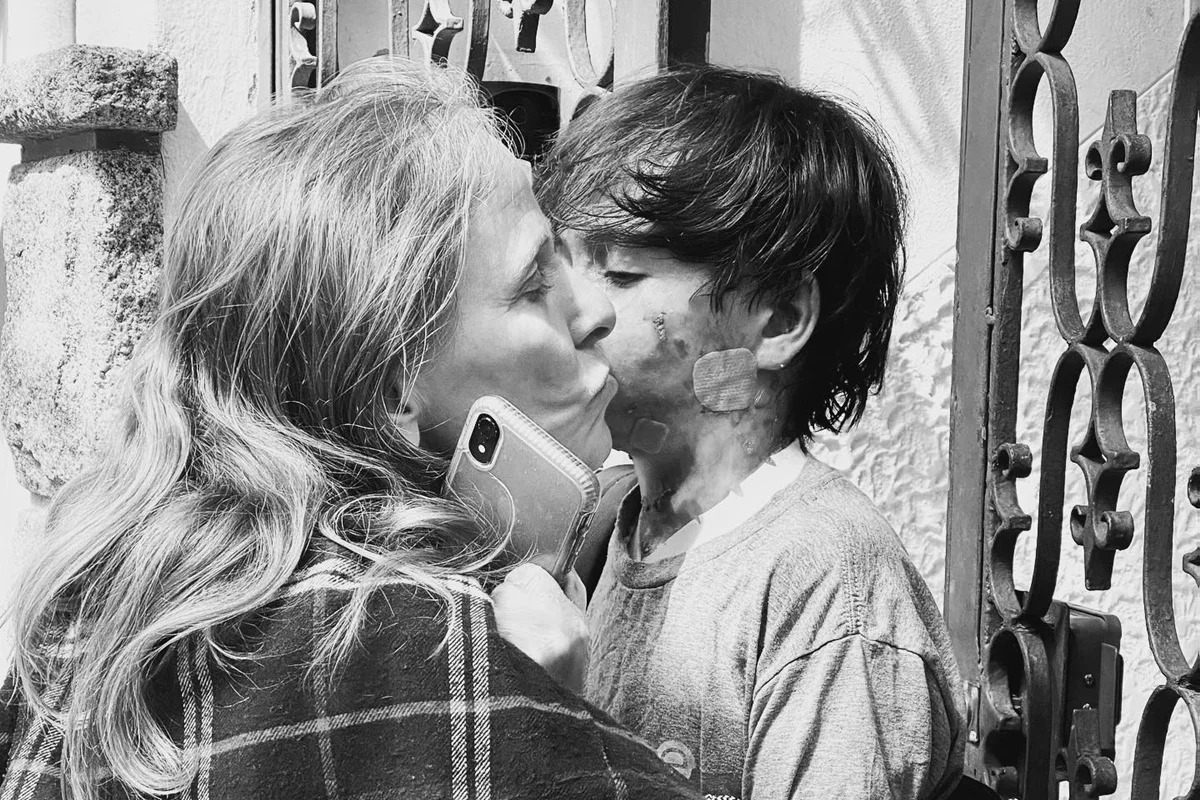 Com doença rara, morre neto de Deborah Colker que inspirou espetáculo: ‘Nosso herói!’