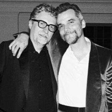 Kleber Mendonça Filho posa com Wagner Moura, e Marina Ruy Barbosa comenta: ‘Vencedores’