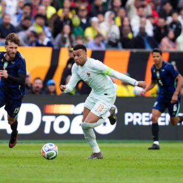 Completamente dominado: Brasil perde para a França em amistoso 76 dias da Copa