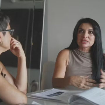 Mãe de João Gomes relembra passado humilde: ‘Dormíamos no colchão’