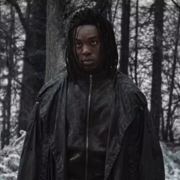 Polícia britânica age após Paapa Essiedu, ator de ‘Harry Potter’ receber ameaças de morte