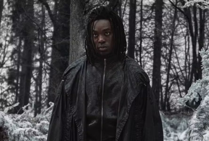 Polícia britânica age após Paapa Essiedu, ator de ‘Harry Potter’ receber ameaças de morte