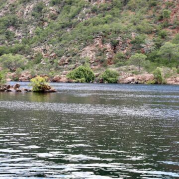 Rios da Bahia permanecem acima do nível de segurança com alerta de risco para inundações