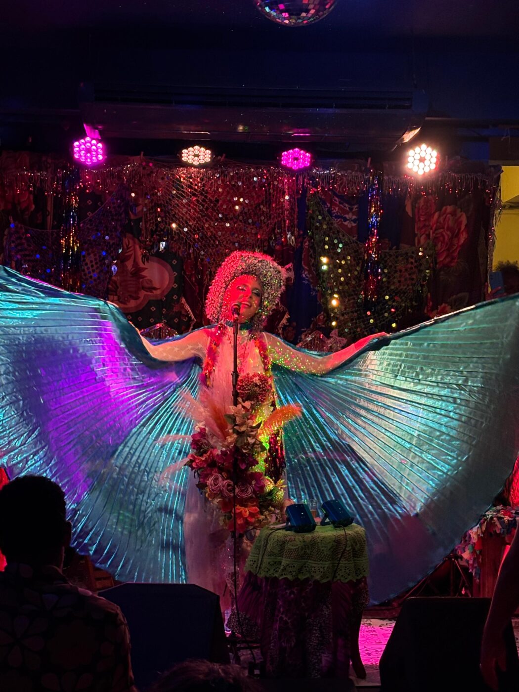 Casa da Mãe celebra 20 anos no Rio Vermelho com show de Mãeana e noite de encontros