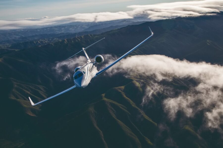 Até R$ 1,8 milhão: fuga de ricos de Dubai triplica preços de voos em jatos