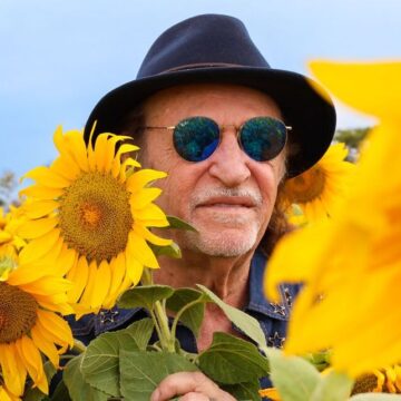 Alceu Valença traz turnê “80 Girassóis” a Salvador em celebração aos 80 anos; saiba detalhes