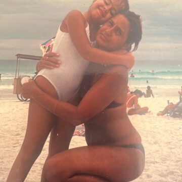 Após fala polêmica de Solange Couto, irmã de Ana Paula publica foto da sister com a mãe