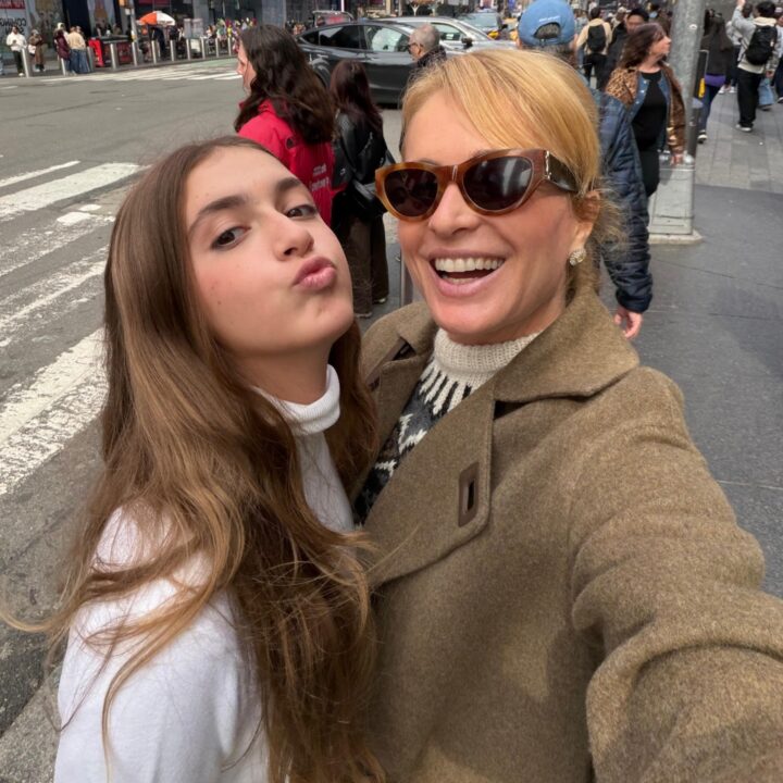 Angélica exibe momentos fofos com a filha em viagem à Nova York; veja fotos