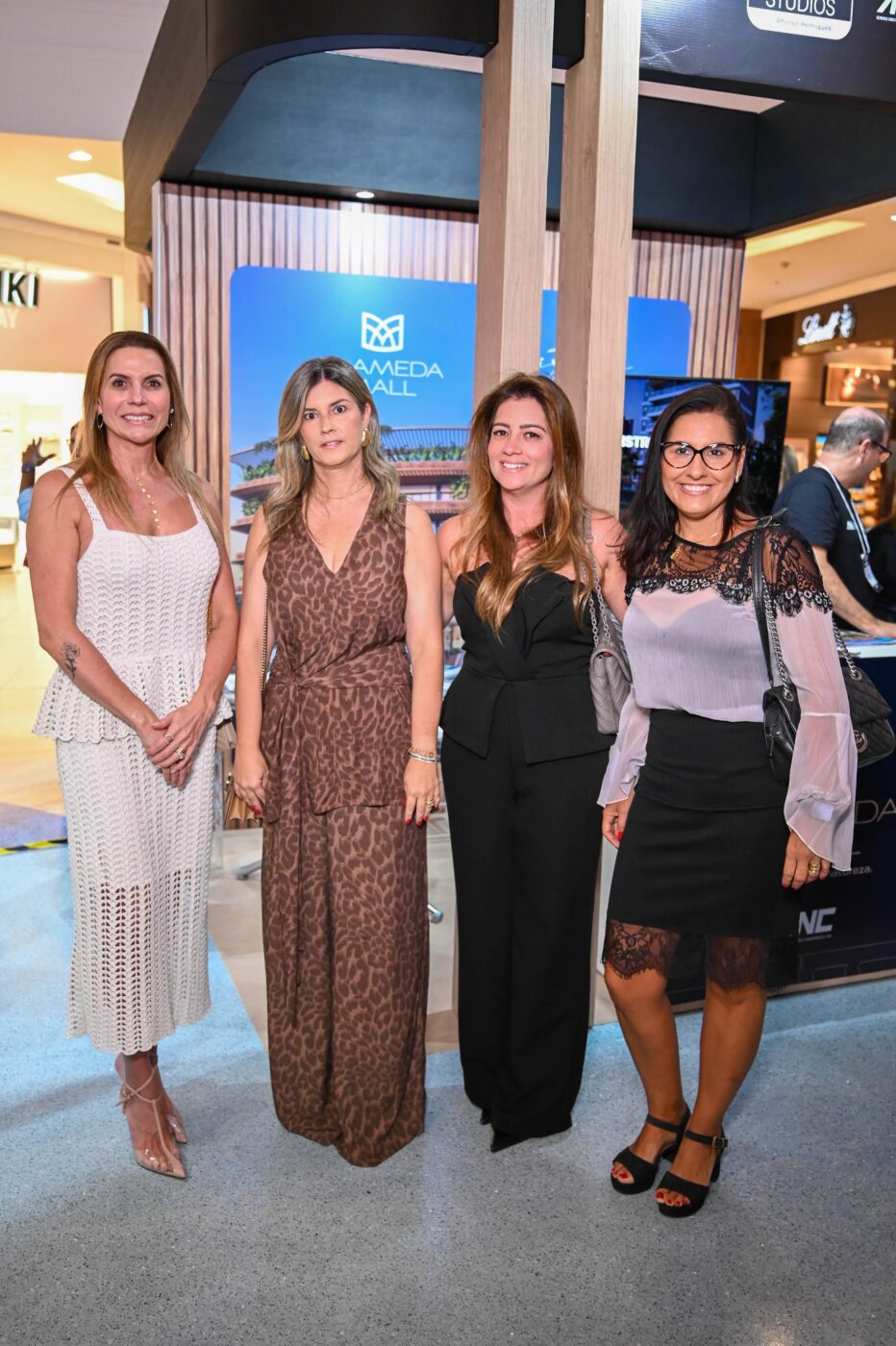 Mila Papaléo, Fernanda Nunes, Ariana Azi e  Emília Mascarenhas