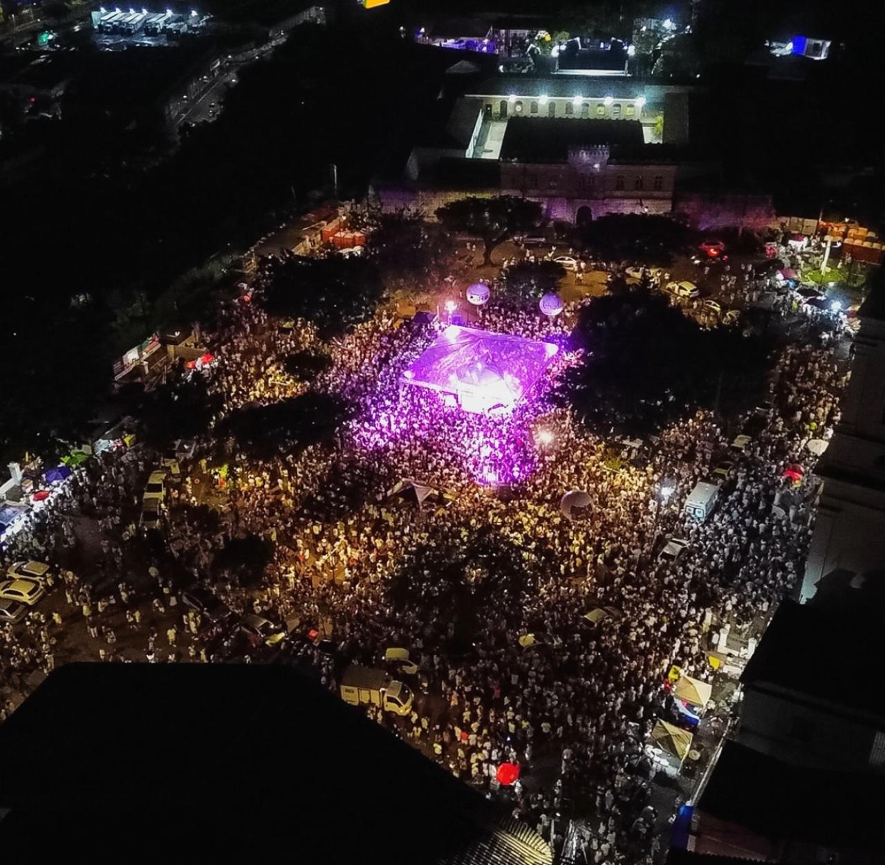 Banjo Novo ocupa Santo Antônio Além do Carmo com edição gratuita em Salvador; veja fotos