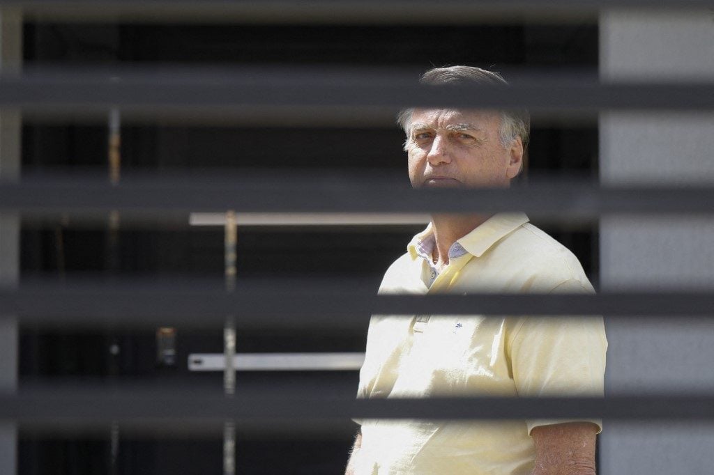 Defesa de Jair Bolsonaro volta a pedir prisão domiciliar por motivos de saúde