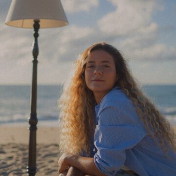 Cantora baiana Bela estreia disco autoral “manhãs sussurradas” nas plataformas