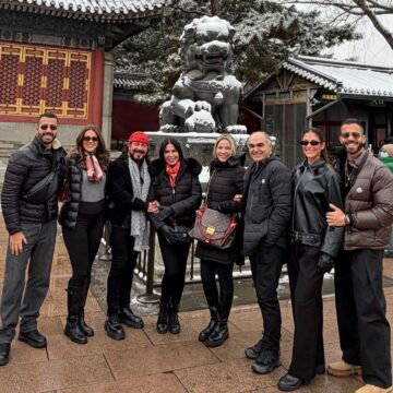 Bell Marques viaja com família para a China após maratona de shows no Carnaval