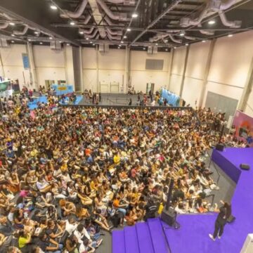 Bienal do Livro da Bahia 2026 terá Julia Quinn, Ailton Krenak e Raphael Montes; veja programação