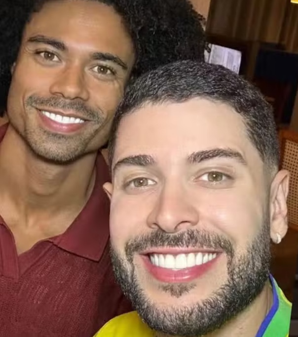 Após se beijarem no BBB 26, Marcelo e Breno se encontram fora do reality