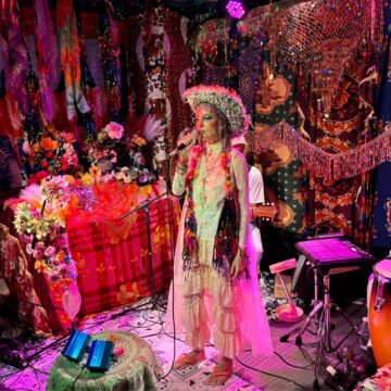 Mãeana lembra início do ‘Mãeana Canta JG’ nos 20 anos da Casa da Mãe: ‘Projeto nasceu aqui’