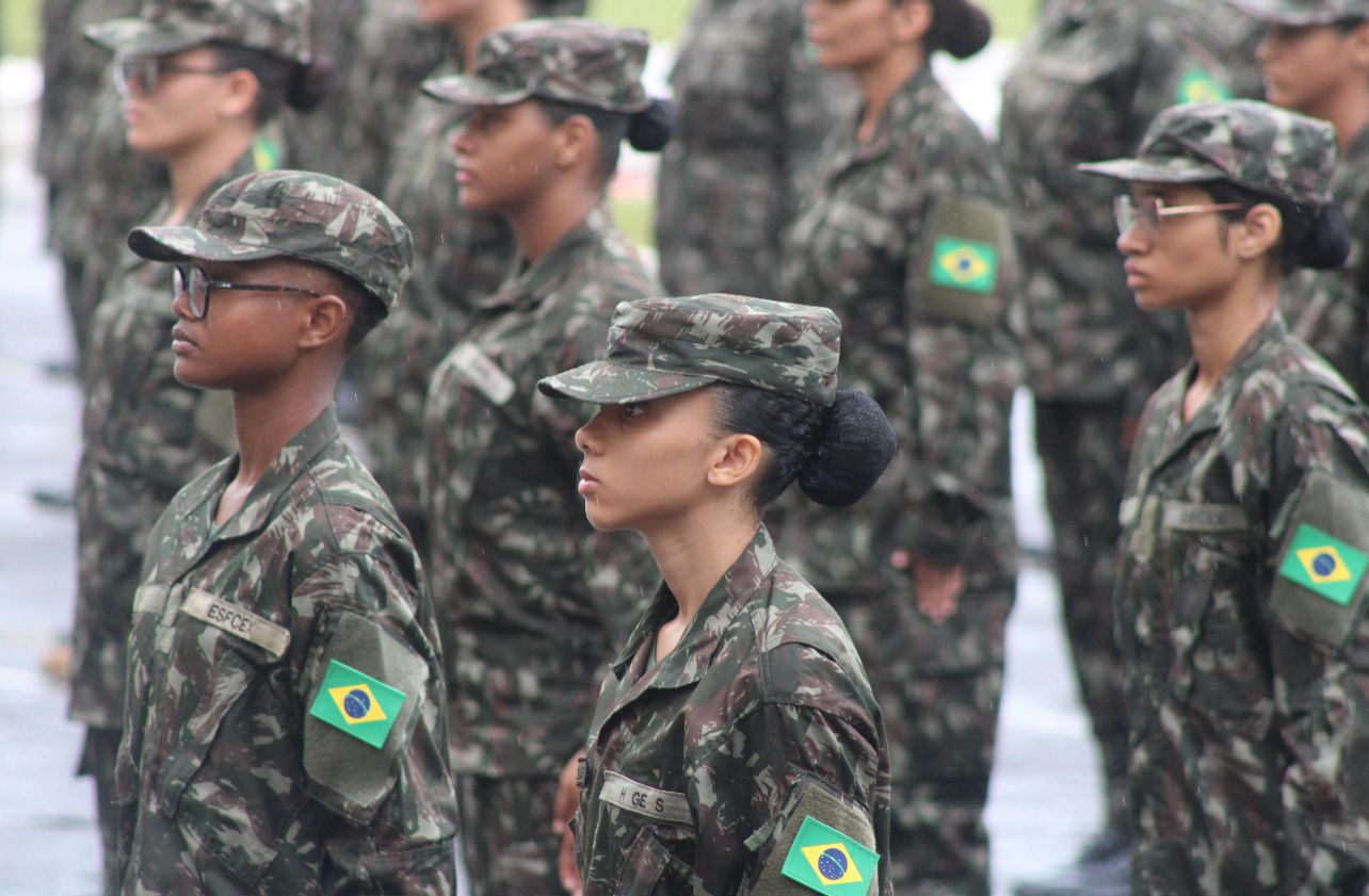 Primeira turma de combatentes mulheres do Exército Brasileiro se forma em Salvador
