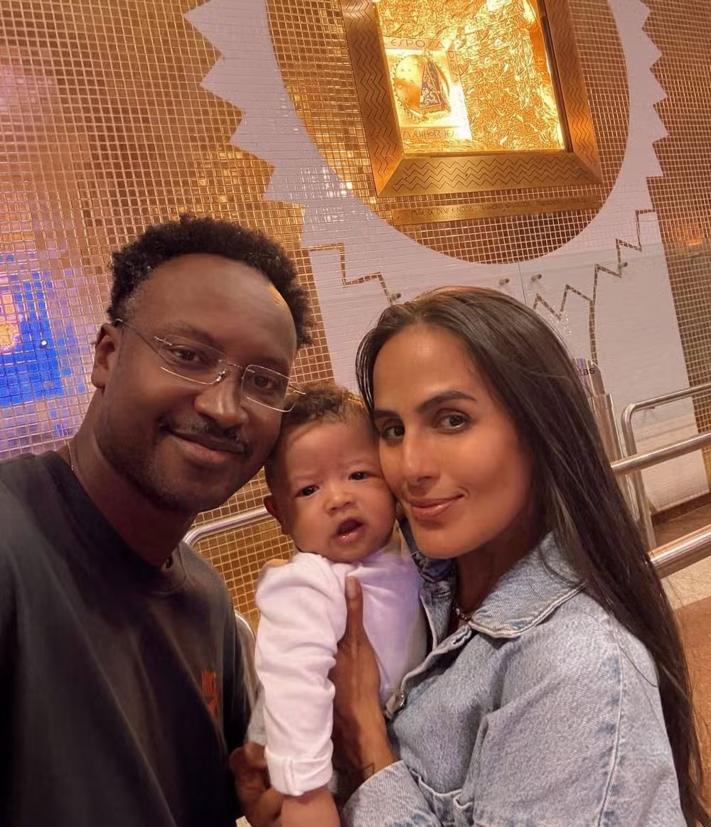 Carol Peixinho fala sobre introdução alimentar do filho e nova rotina aos seis meses