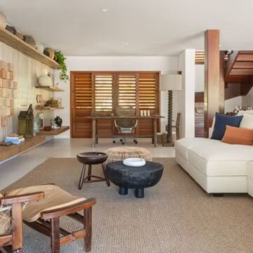 Casa de 750 m² na Bahia aposta em design brasileiro e artesanato local; veja fotos
