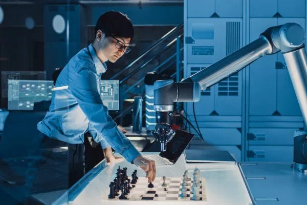 Curso gratuito de Inteligência Artificial oferece 25 mil bolsas no Mês da Mulher