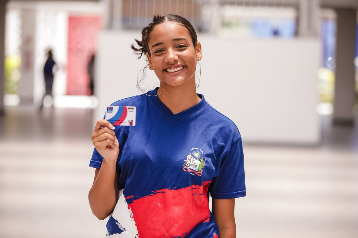 Bolsa Presença: mais de 366 mil estudantes da rede estadual recebem benefício em dinheiro na Bahia