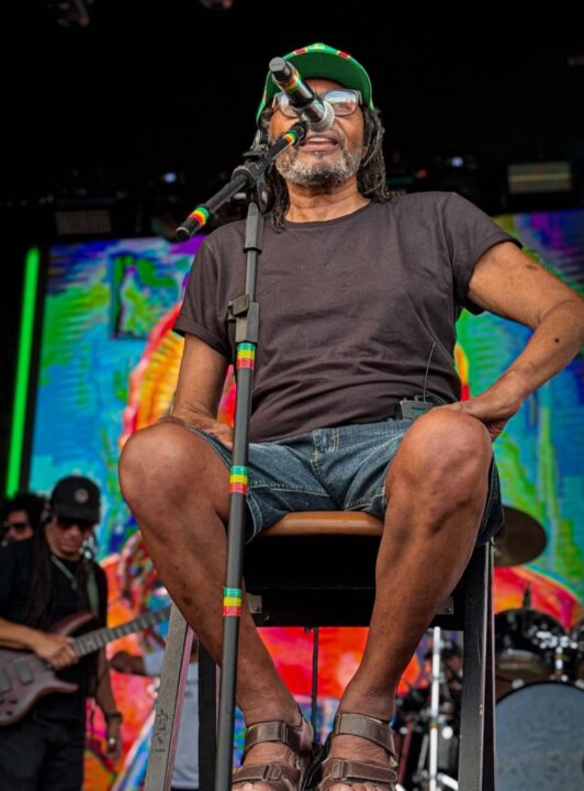 Deputado propõe concessão da Comenda 2 de Julho a Edson Gomes