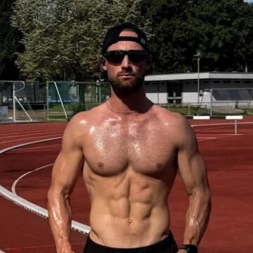 Homem corre 5 km dentro do banheiro de avião para cumprir meta diária