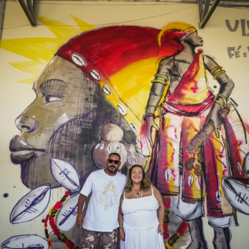 Feira de São Joaquim ganha mural de grafite em homenagem a Exu Olojá durante festejos religiosos