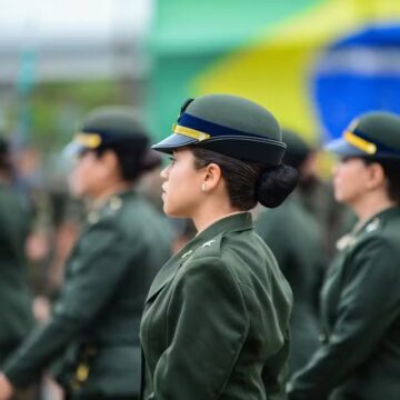 Primeira turma de combatentes mulheres do Exército Brasileiro se forma em Salvador