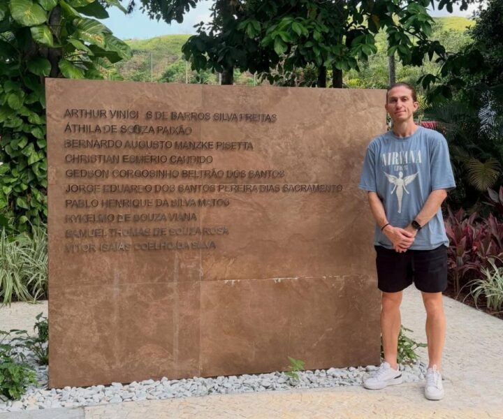 Filipe Luís se despede do Flamengo com posts em homenagem ao clube, à torcida e aos Garotos do Ninho