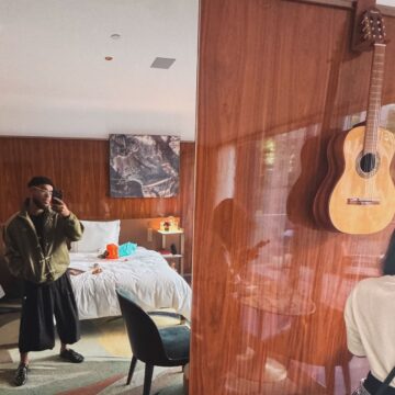 Fran Gil se hospeda em hotel de luxo que tem violão de Gilberto Gil na decoração