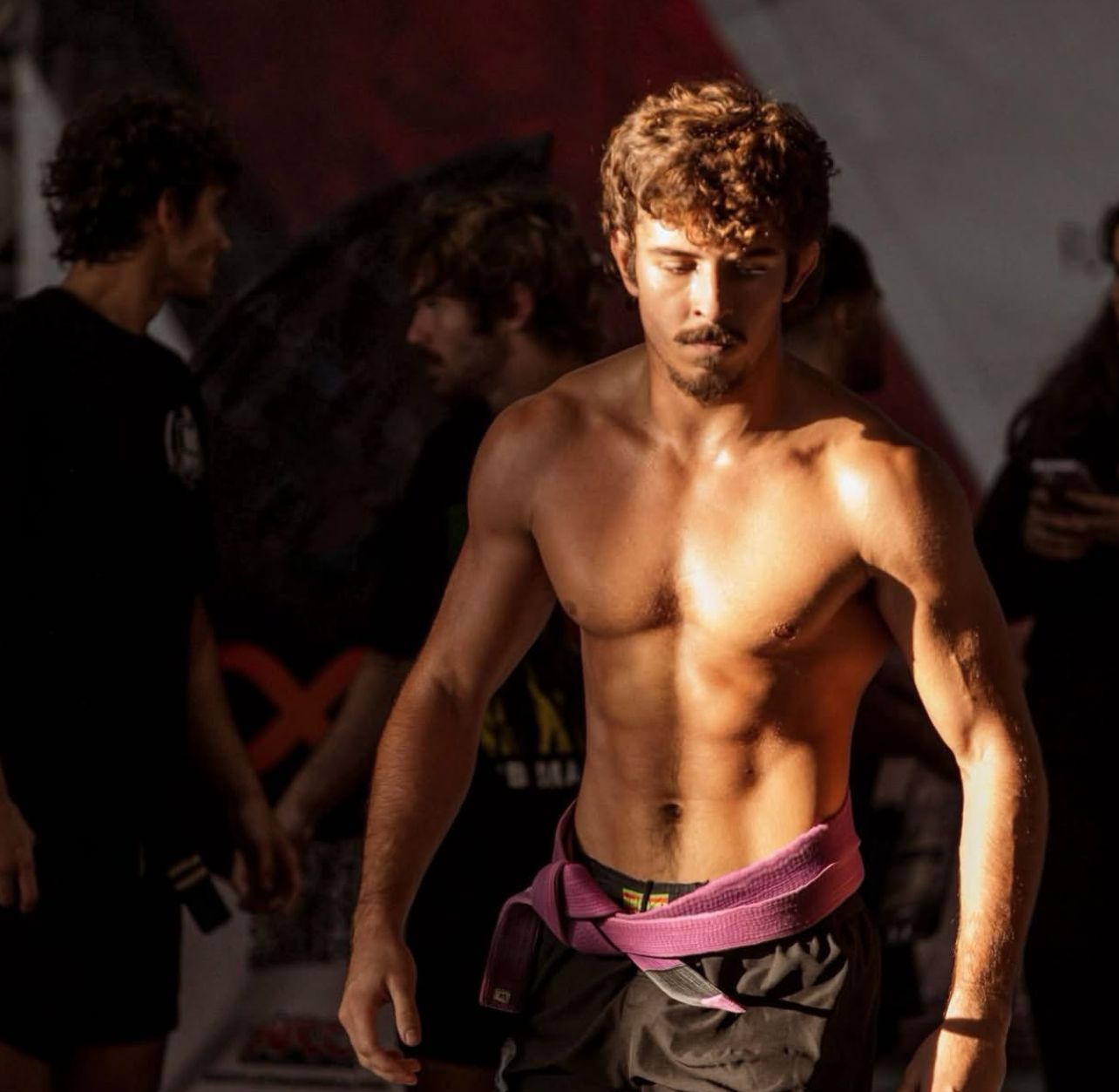 Gabriel O Pensador celebra 21 anos do filho Davi e web reage: “Que lindo”