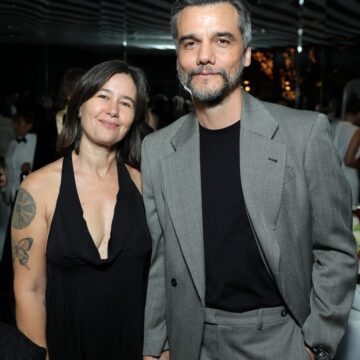 Wagner Moura participa de evento pré-Oscar ao lado da esposa Sandra Delgado