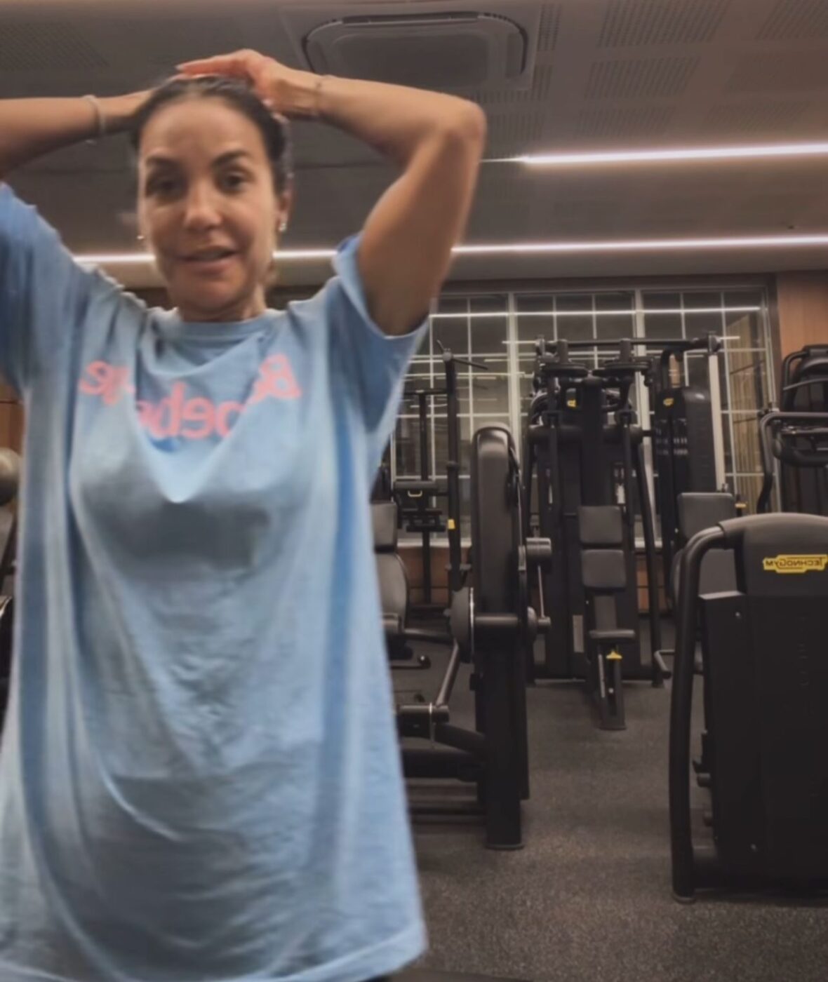 Ivete Sangalo retoma treinos após cirurgia no rosto