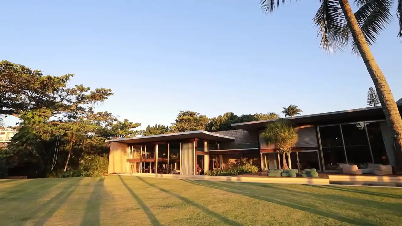 Após dois anos à venda, mansão de Marcio Garcia no Rio tem forte redução no preço